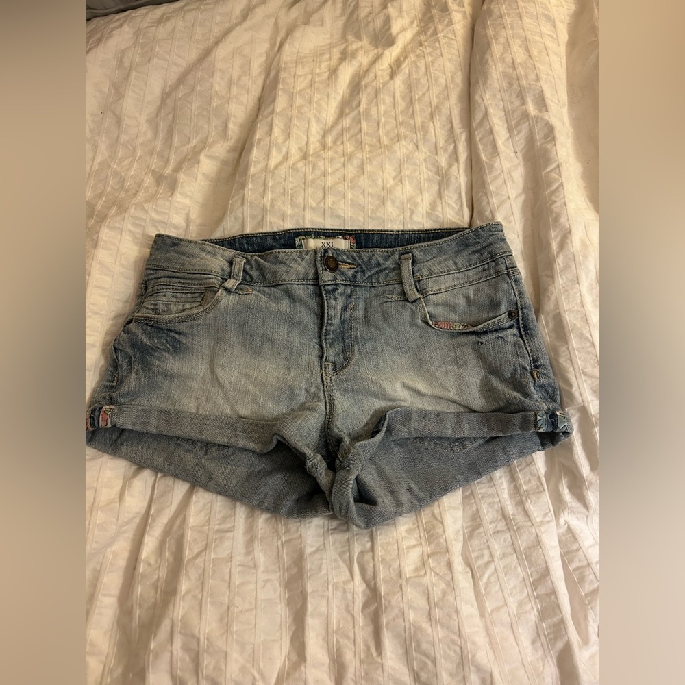 Forever 21 Premium Denim Women’s Sz 27 Beachy Coastal Granddaughter Denim Shorts